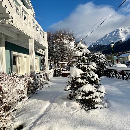 Hotel Campanilla Ushuaia Buitenkant foto
